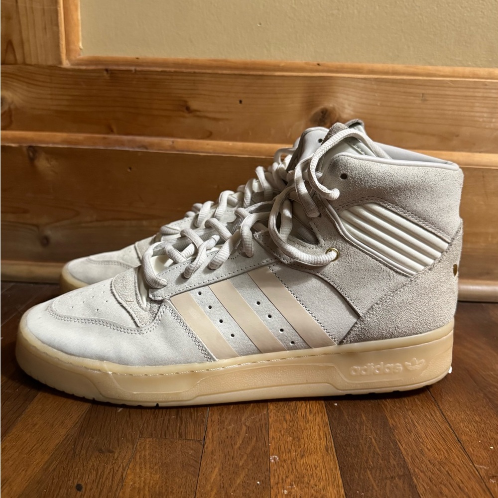 Adidas Suede High-Tops in Cream and White size 12